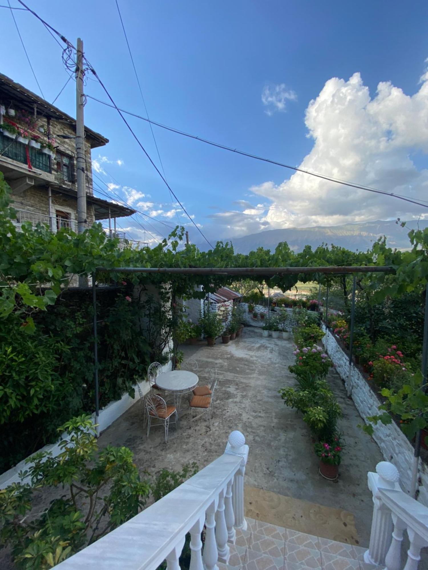 Stonetale Garden Guesthouse Gjirokastër 外观 照片