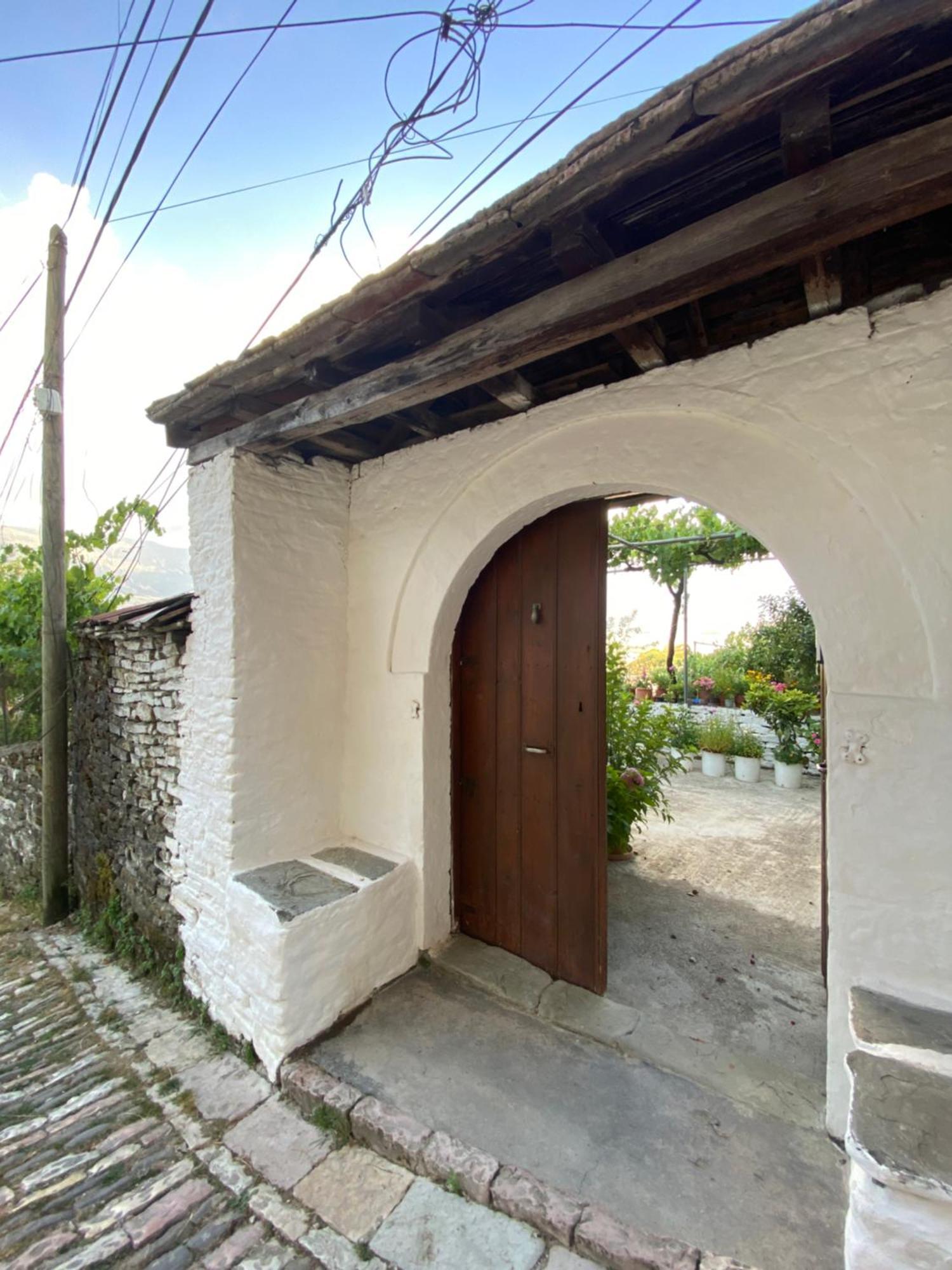 Stonetale Garden Guesthouse Gjirokastër 外观 照片