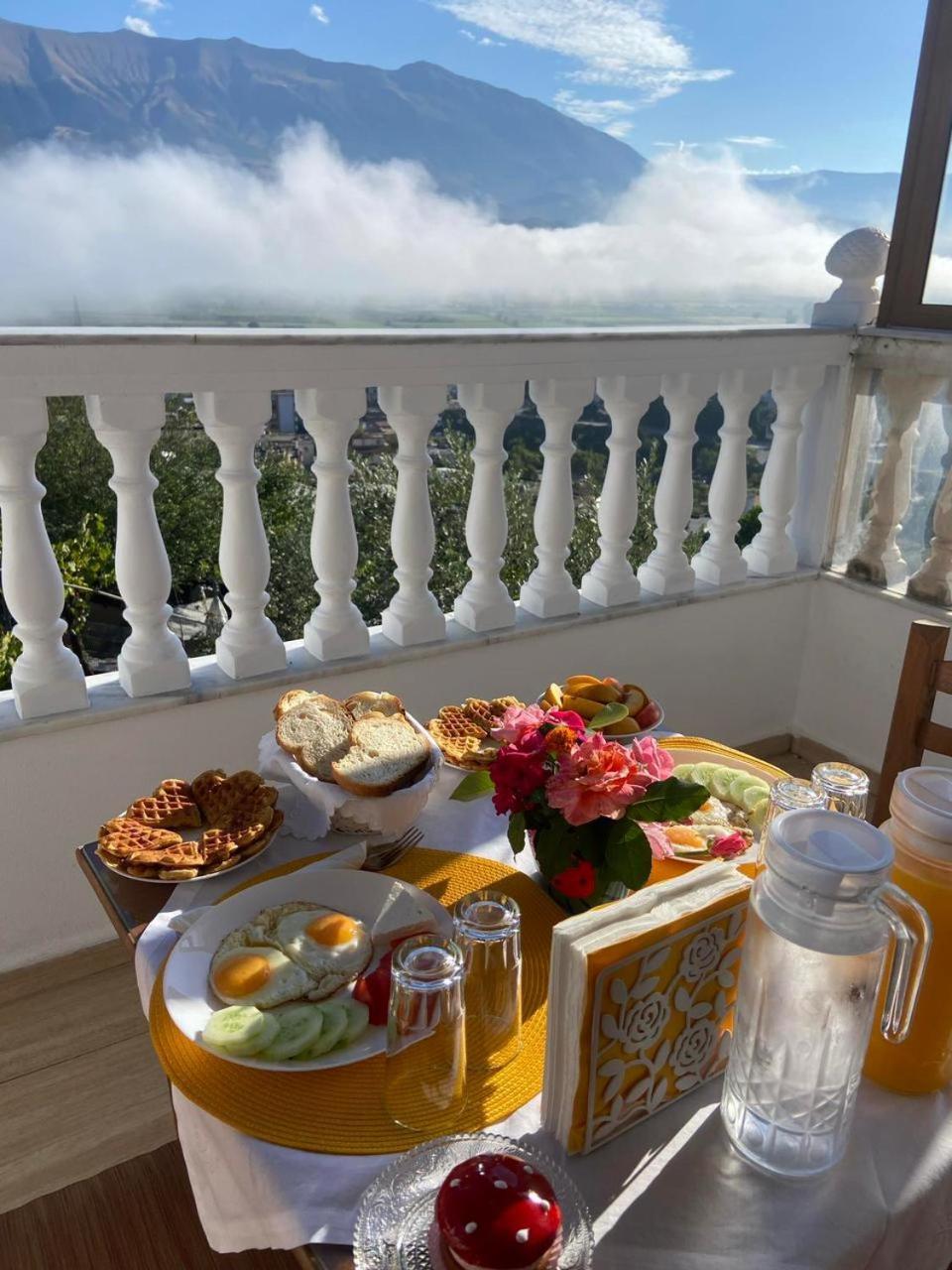 Stonetale Garden Guesthouse Gjirokastër 外观 照片
