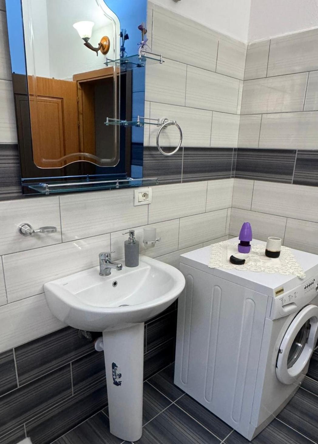 Stonetale Garden Guesthouse Gjirokastër 外观 照片